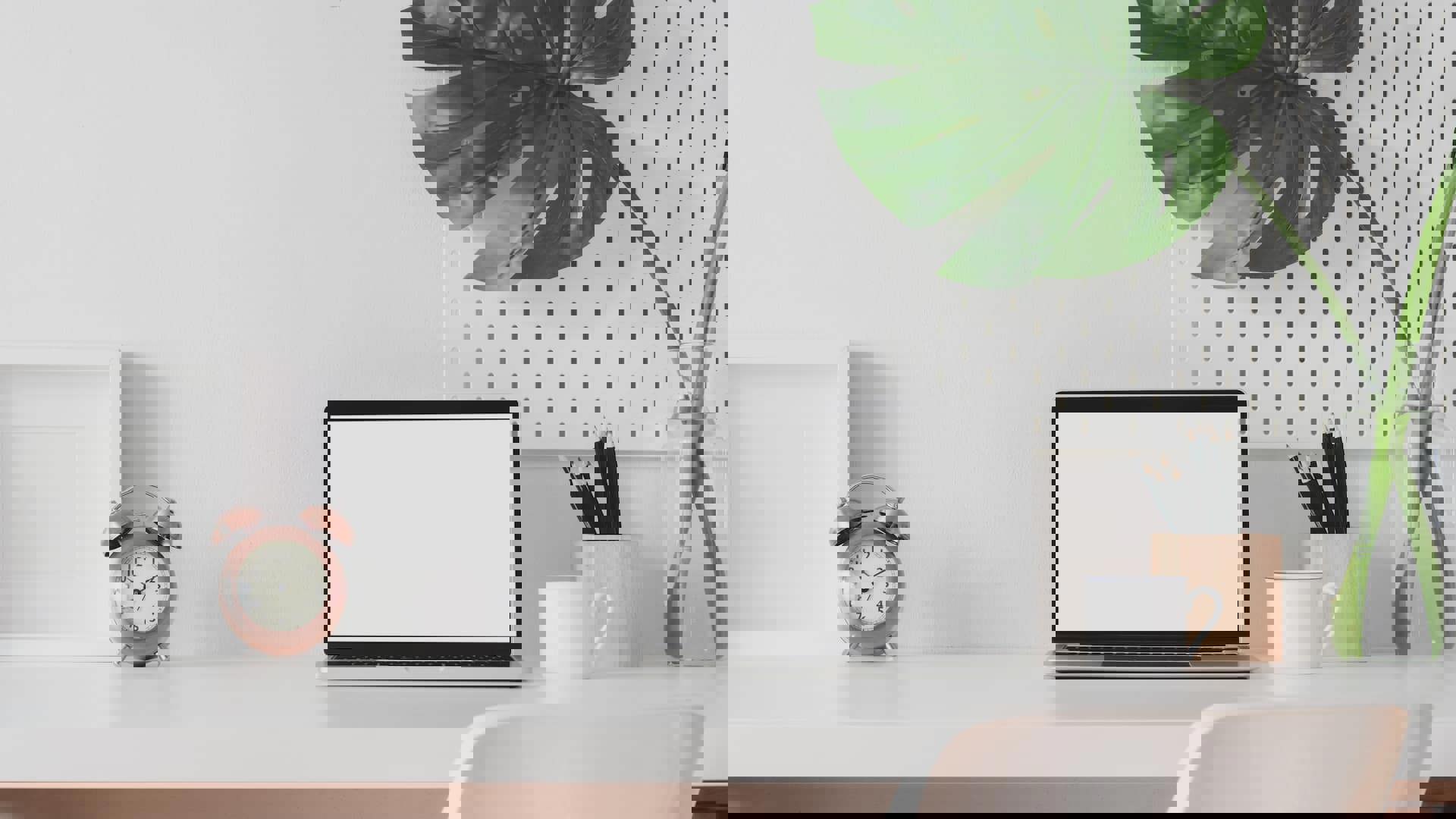 Decluttered smartphone and laptop screen?>